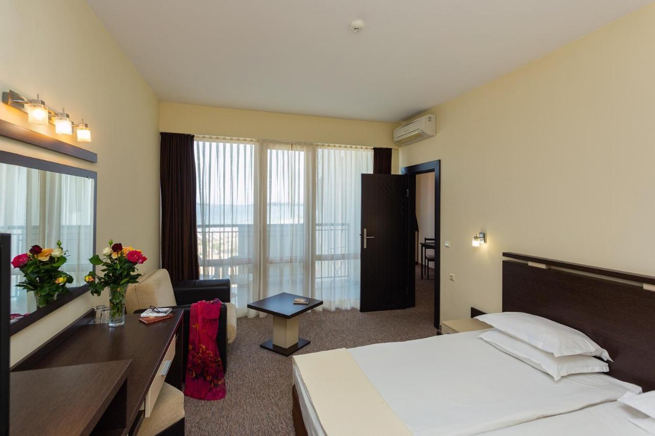 Viand Hotel Pantai Sunny Luaran gambar